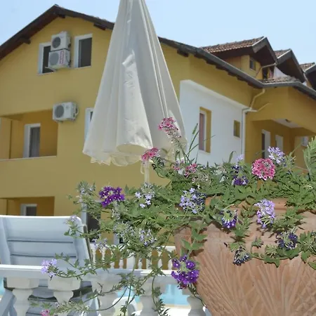 Beray Aparthotel 3*